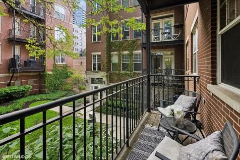 303 West Scott Street Chicago IL 60610