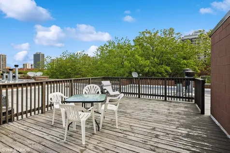 303 West Scott Street Chicago IL 60610