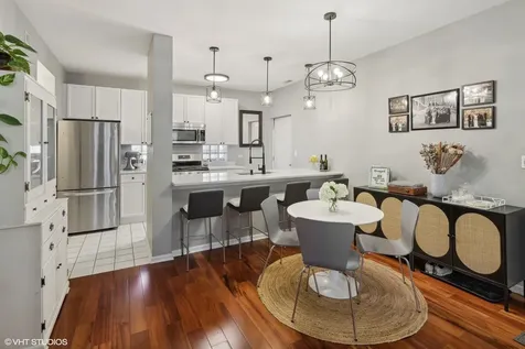 303 West Scott Street Chicago IL 60610
