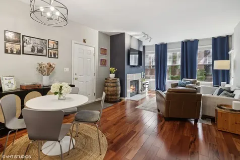 303 West Scott Street Chicago IL 60610