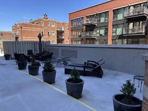 1212 North Wells Street Chicago IL 60610