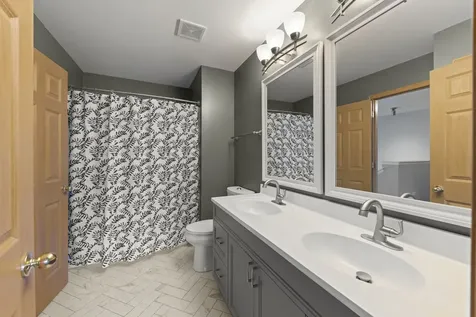 8227 Auburn Lane Frankfort IL 60423