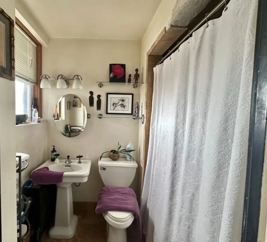 2666 East 73rd Street Chicago IL 60649