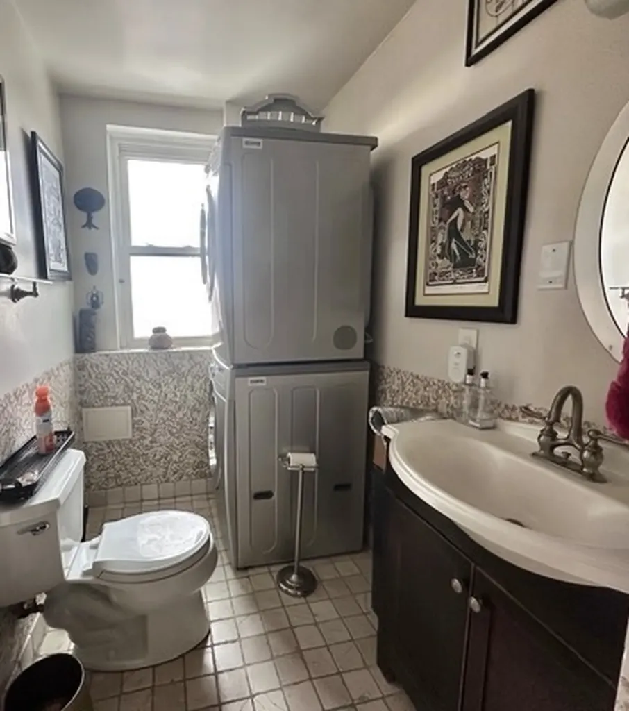 2666 East 73rd Street Chicago IL 60649