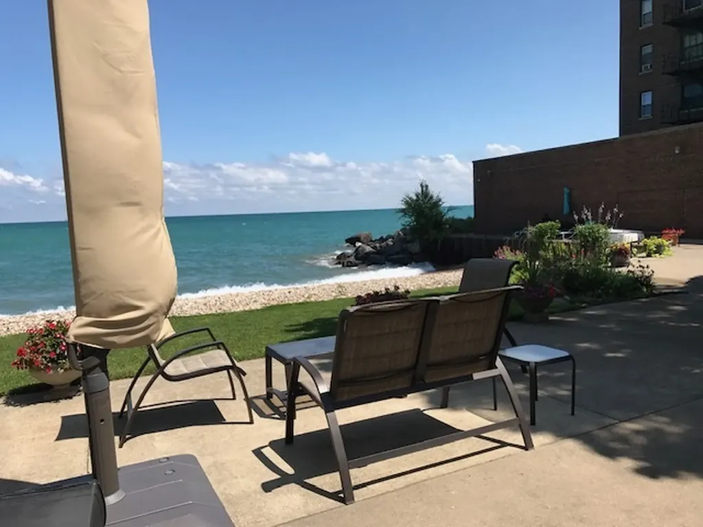 2666 East 73rd Street Chicago IL 60649