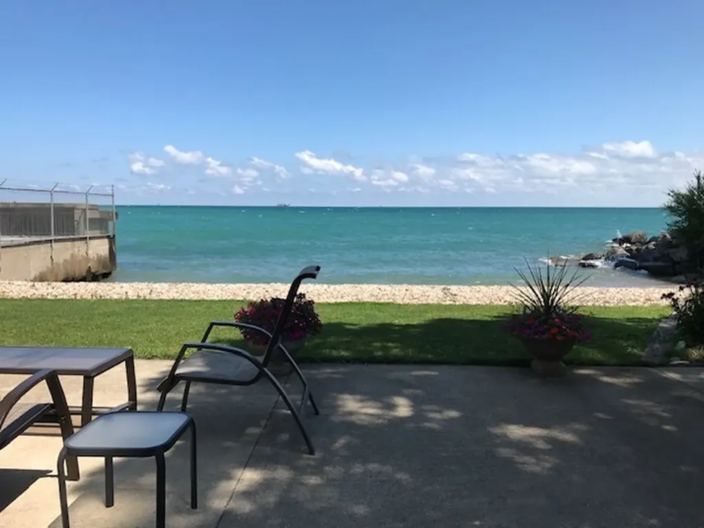 2666 East 73rd Street Chicago IL 60649