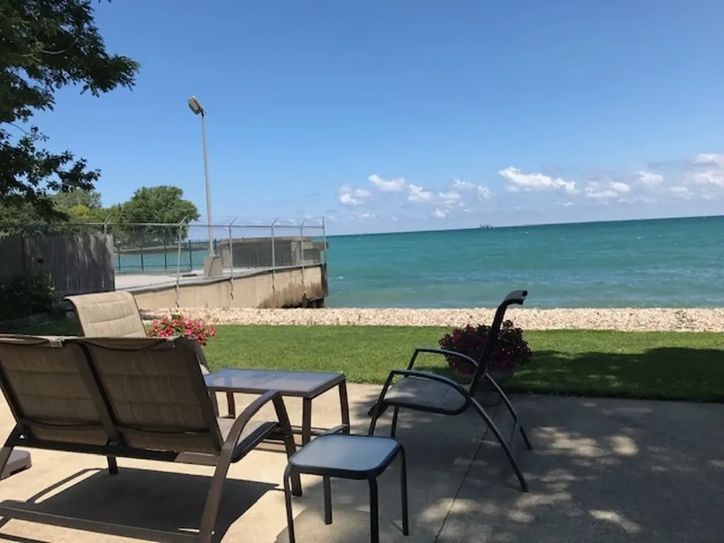 2666 East 73rd Street Chicago IL 60649