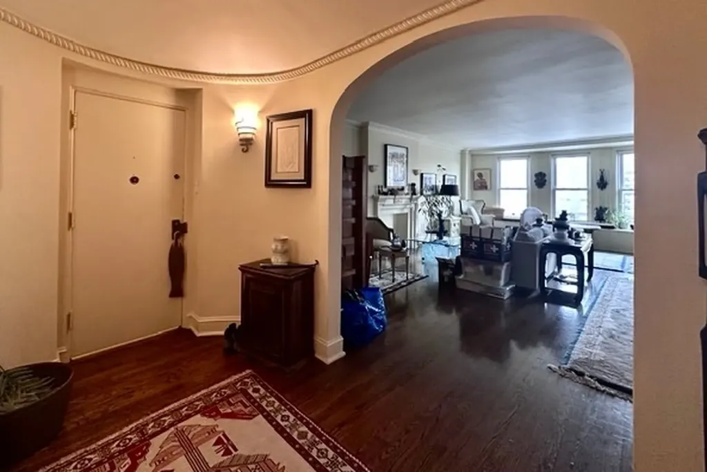 2666 East 73rd Street Chicago IL 60649
