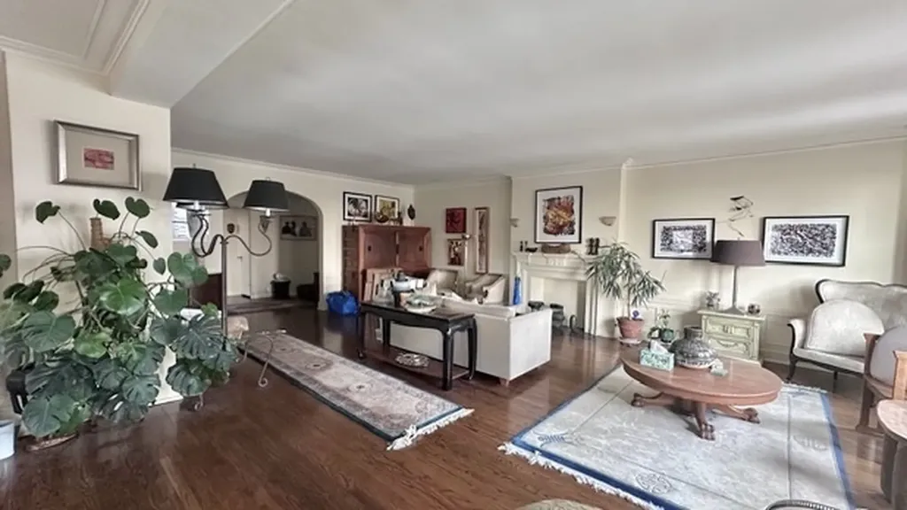 2666 East 73rd Street Chicago IL 60649