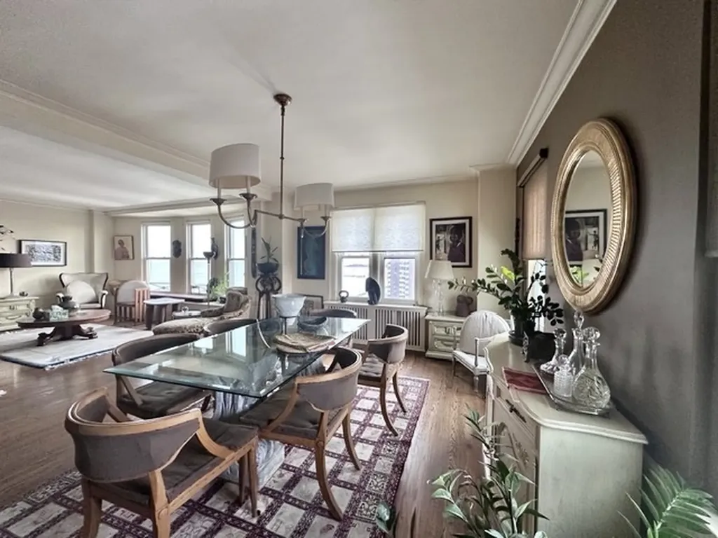 2666 East 73rd Street Chicago IL 60649