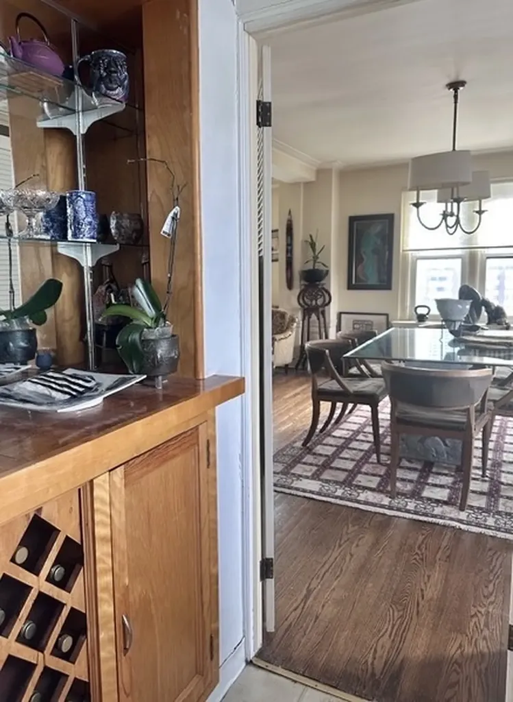 2666 East 73rd Street Chicago IL 60649