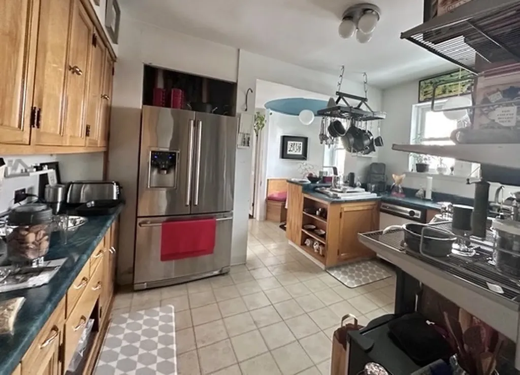 2666 East 73rd Street Chicago IL 60649