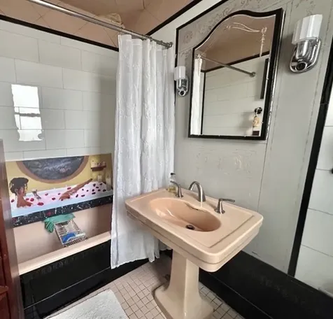 2666 East 73rd Street Chicago IL 60649