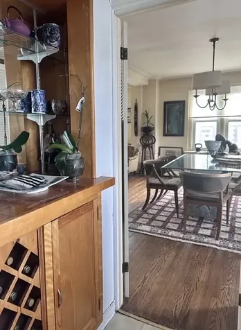 2666 East 73rd Street Chicago IL 60649