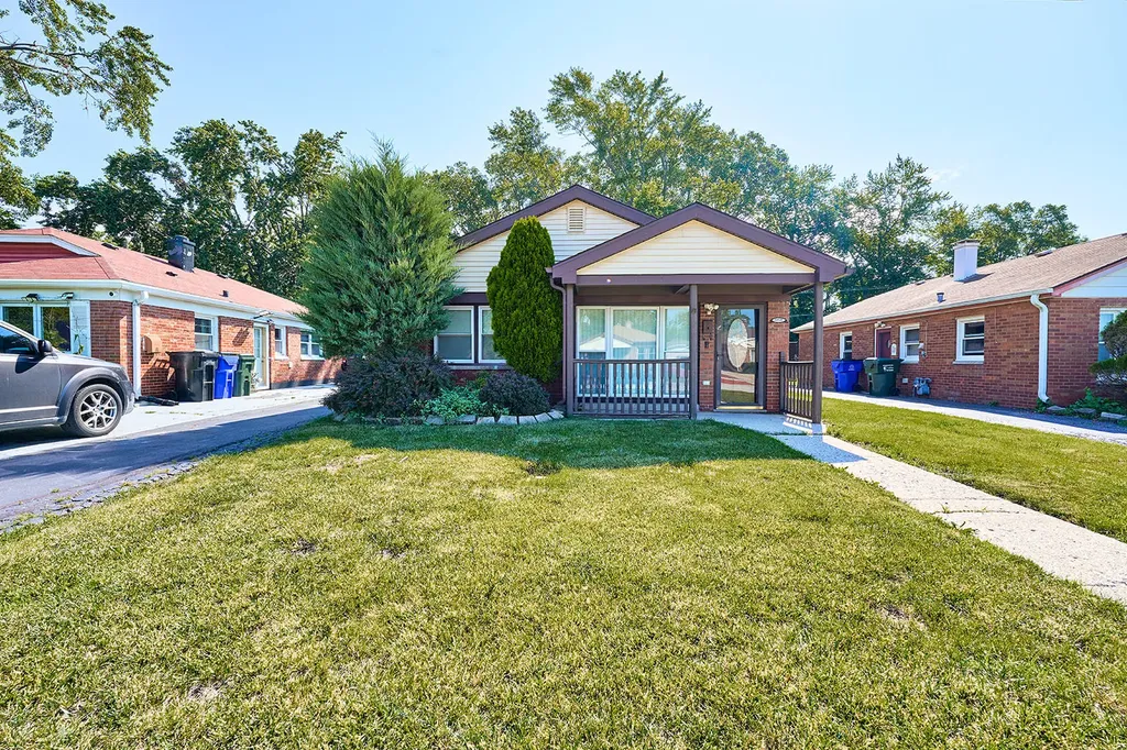 11535 South Sacramento Drive Merrionette Park IL 60803