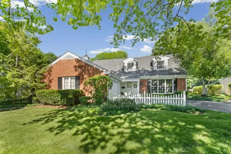 1533 North Belmont Avenue Arlington Heights IL 60004