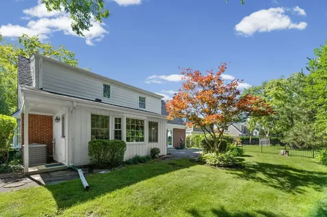 1533 North Belmont Avenue Arlington Heights IL 60004