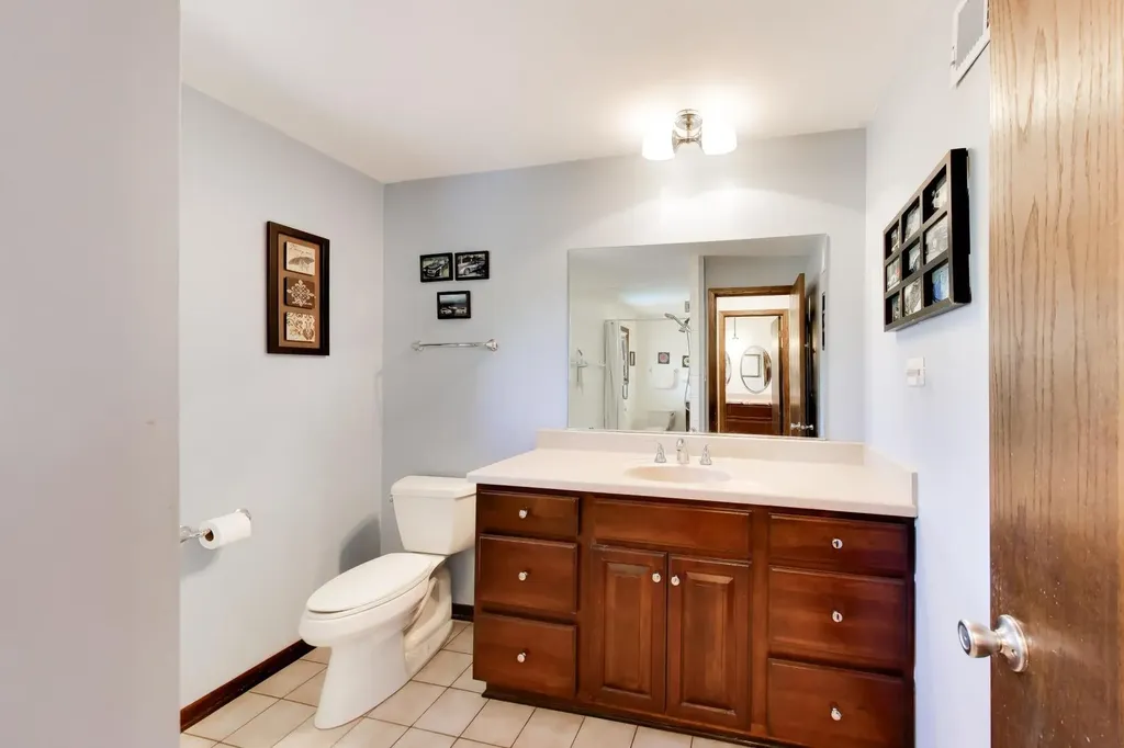 125 Lynnfield Lane Schaumburg IL 60193