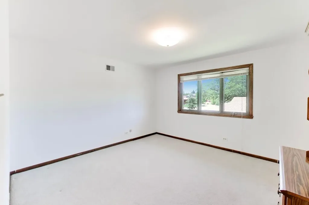 125 Lynnfield Lane Schaumburg IL 60193