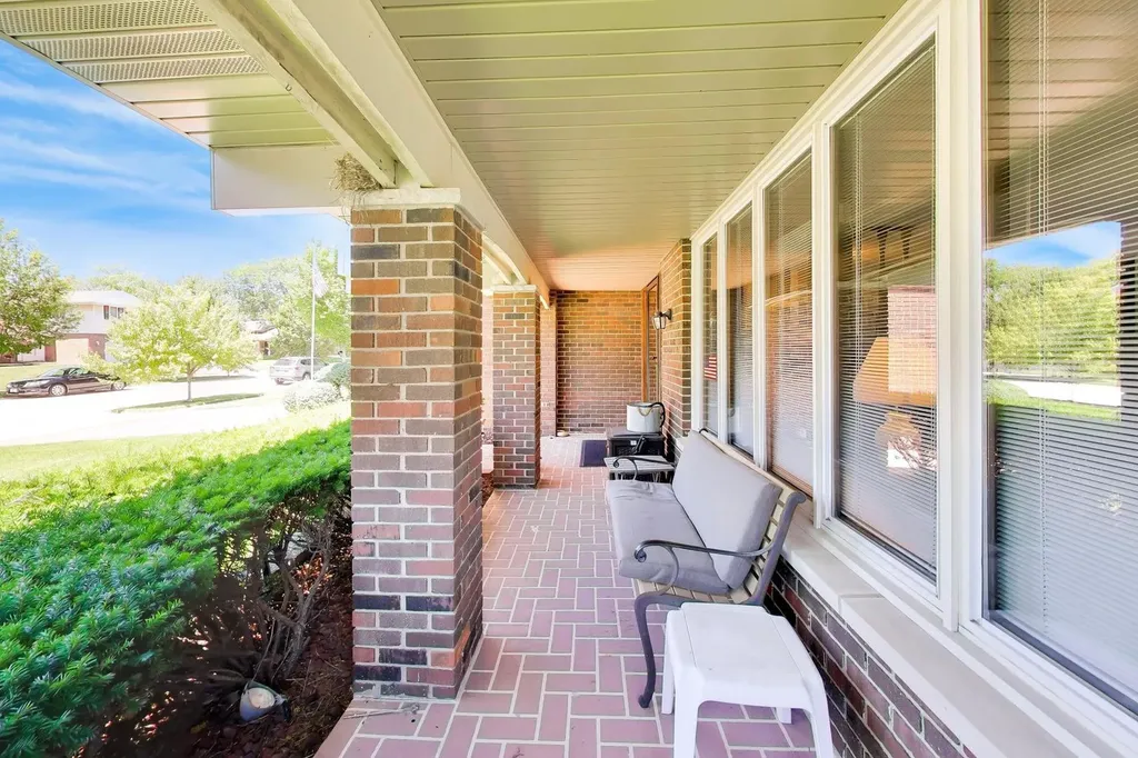125 Lynnfield Lane Schaumburg IL 60193