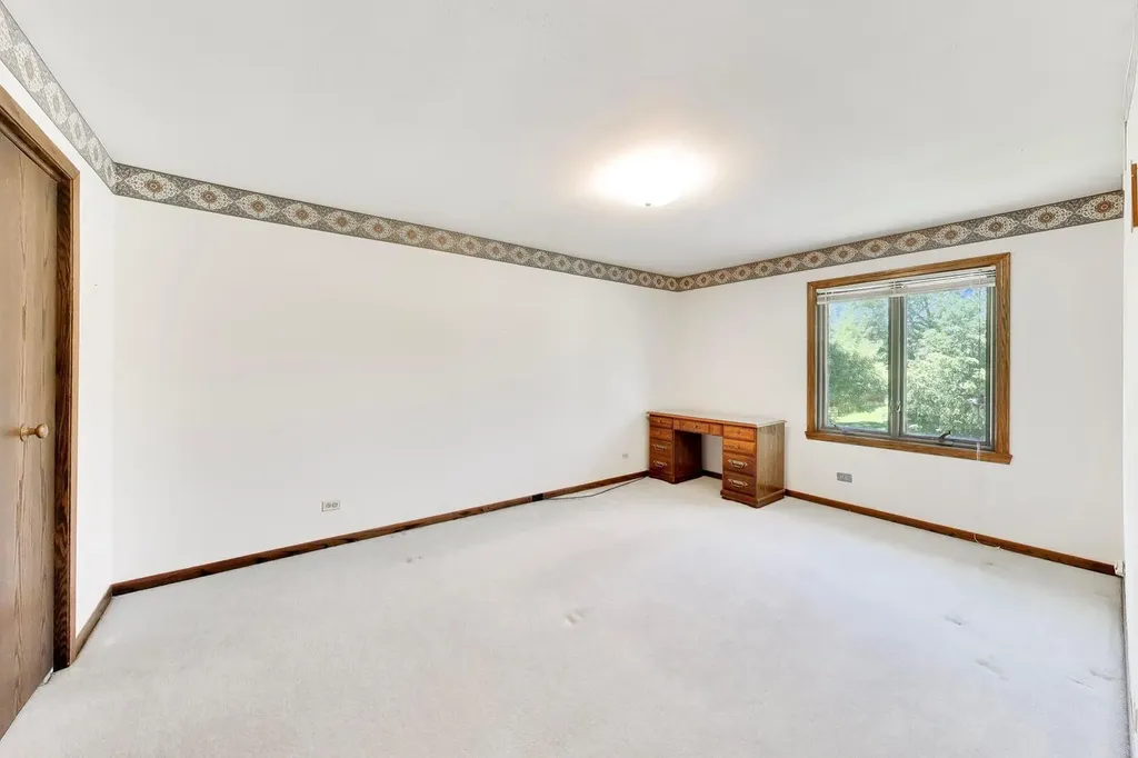125 Lynnfield Lane Schaumburg IL 60193