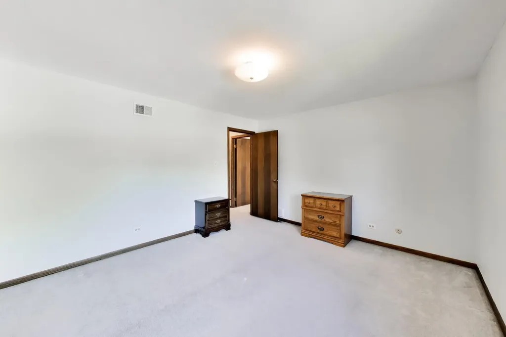 125 Lynnfield Lane Schaumburg IL 60193
