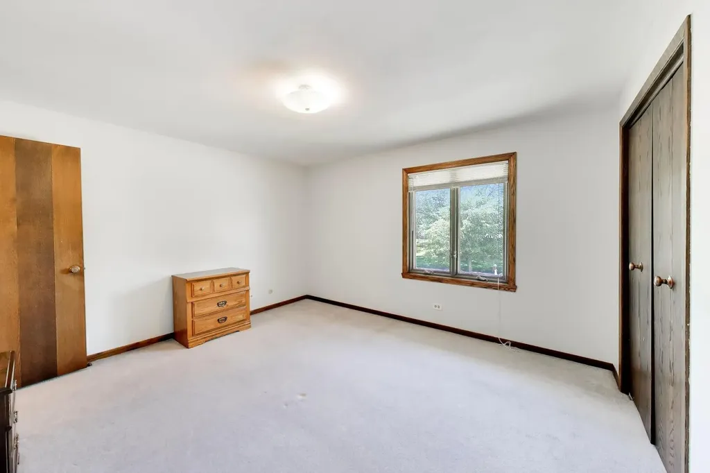 125 Lynnfield Lane Schaumburg IL 60193
