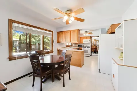 125 Lynnfield Lane Schaumburg IL 60193
