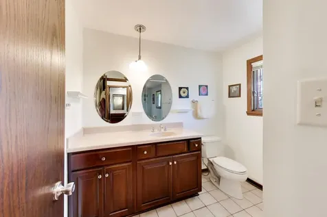 125 Lynnfield Lane Schaumburg IL 60193