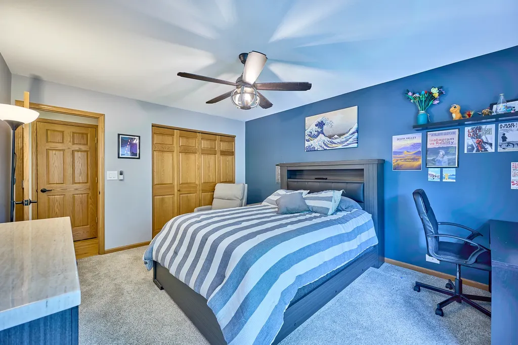 1140 Sandhurst Lane Carol Stream IL 60188