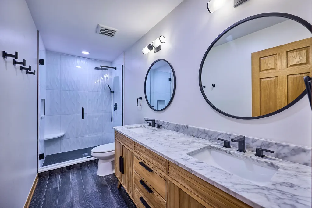1140 Sandhurst Lane Carol Stream IL 60188