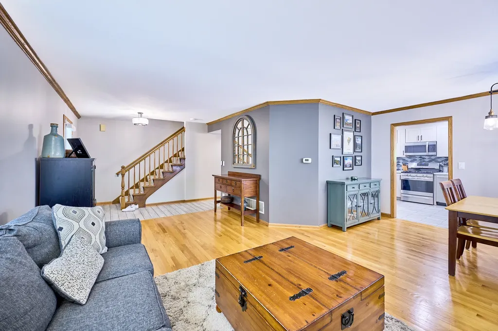 1140 Sandhurst Lane Carol Stream IL 60188