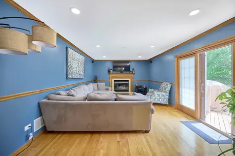 1140 Sandhurst Lane Carol Stream IL 60188