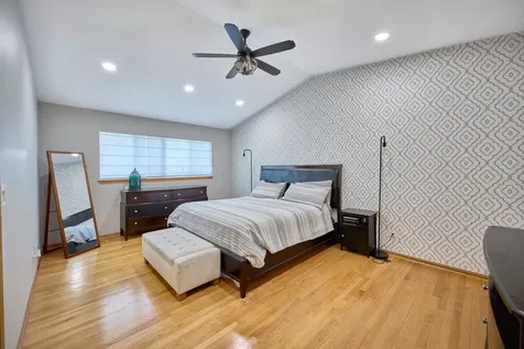 1140 Sandhurst Lane Carol Stream IL 60188