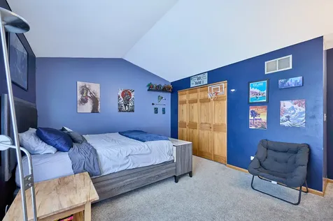 1140 Sandhurst Lane Carol Stream IL 60188