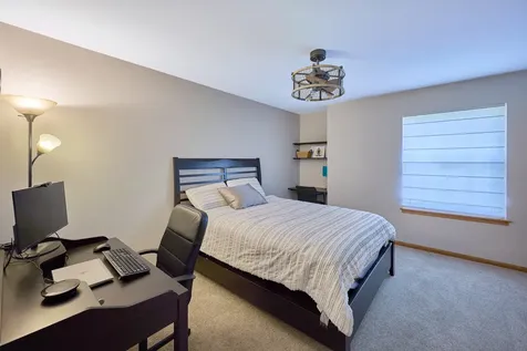 1140 Sandhurst Lane Carol Stream IL 60188