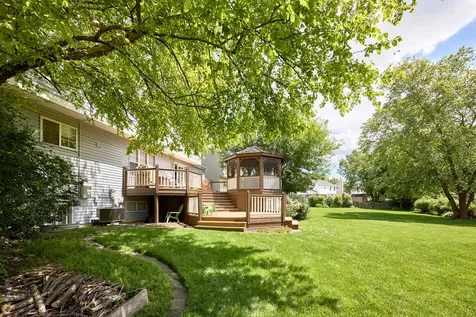 1140 Sandhurst Lane Carol Stream IL 60188