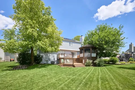 1140 Sandhurst Lane Carol Stream IL 60188