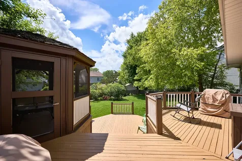 1140 Sandhurst Lane Carol Stream IL 60188