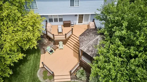 1140 Sandhurst Lane Carol Stream IL 60188