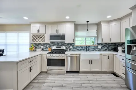 1140 Sandhurst Lane Carol Stream IL 60188