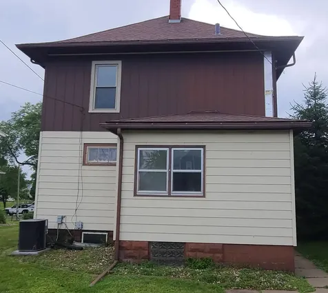 1432 9TH Street Moline IL 61265