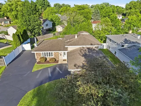 18837 West Louise Drive Lansing IL 60438