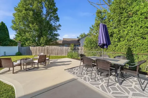 18837 West Louise Drive Lansing IL 60438