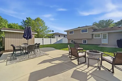 18837 West Louise Drive Lansing IL 60438