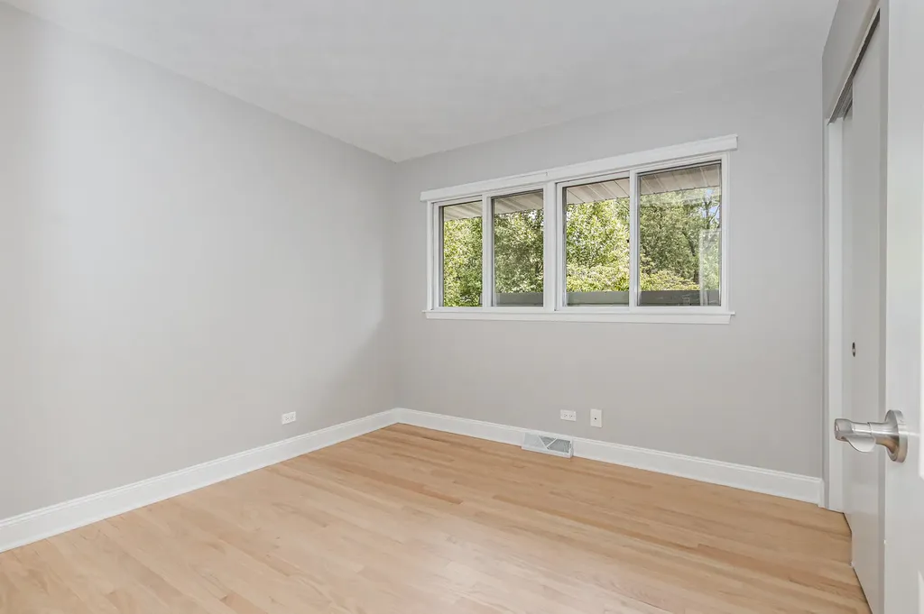 29 Robin Hill Drive Naperville IL 60540