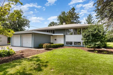 29 Robin Hill Drive Naperville IL 60540