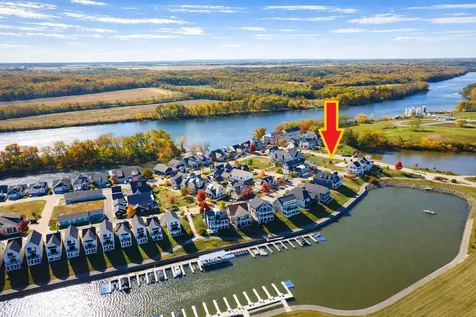 6 Great Loop West Drive Ottawa IL 61350