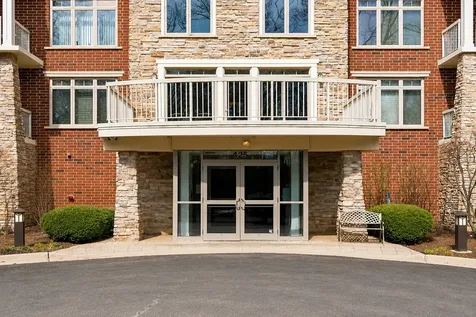 425 Benjamin Drive Vernon Hills IL 60061