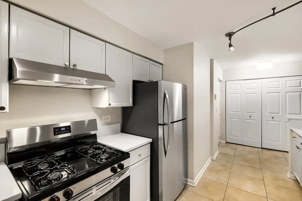 734 North Gary Avenue Carol Stream IL 60188
